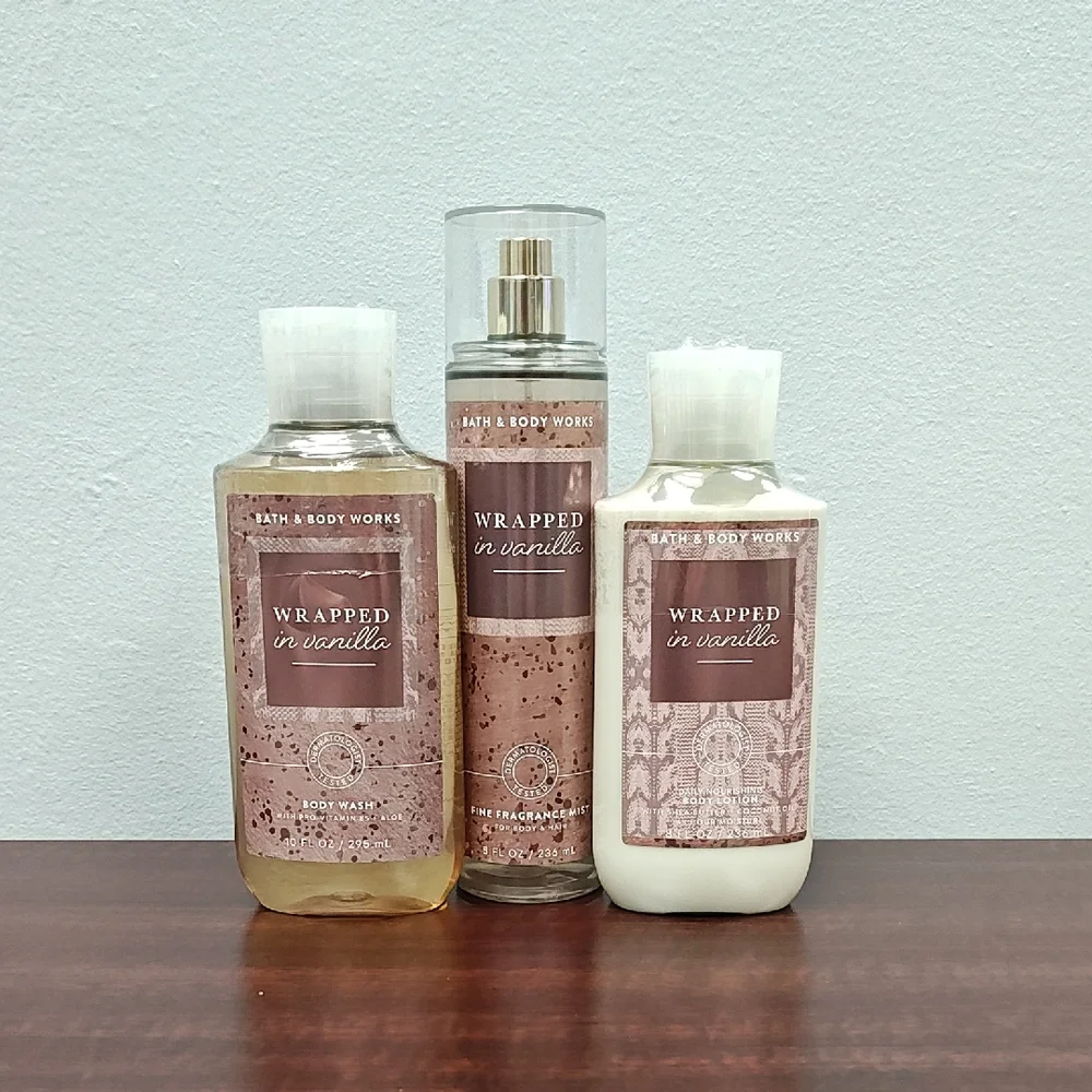 Bath & Body Works WRAPPED IN VANILLA 3 Piece Body Care Set - From the Vault 2022